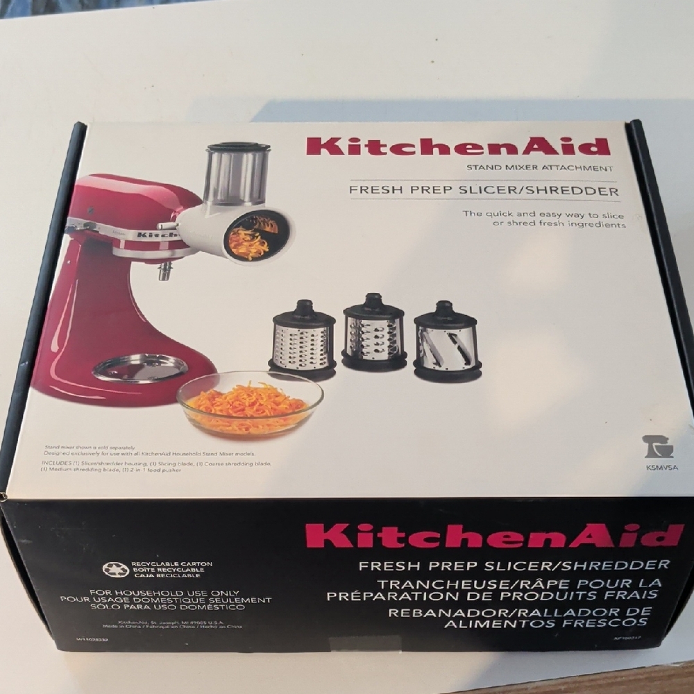 KitchenAid Fresh Prep Slicer/Shredder in Red